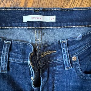 Levi’s boyfriend cut size 27